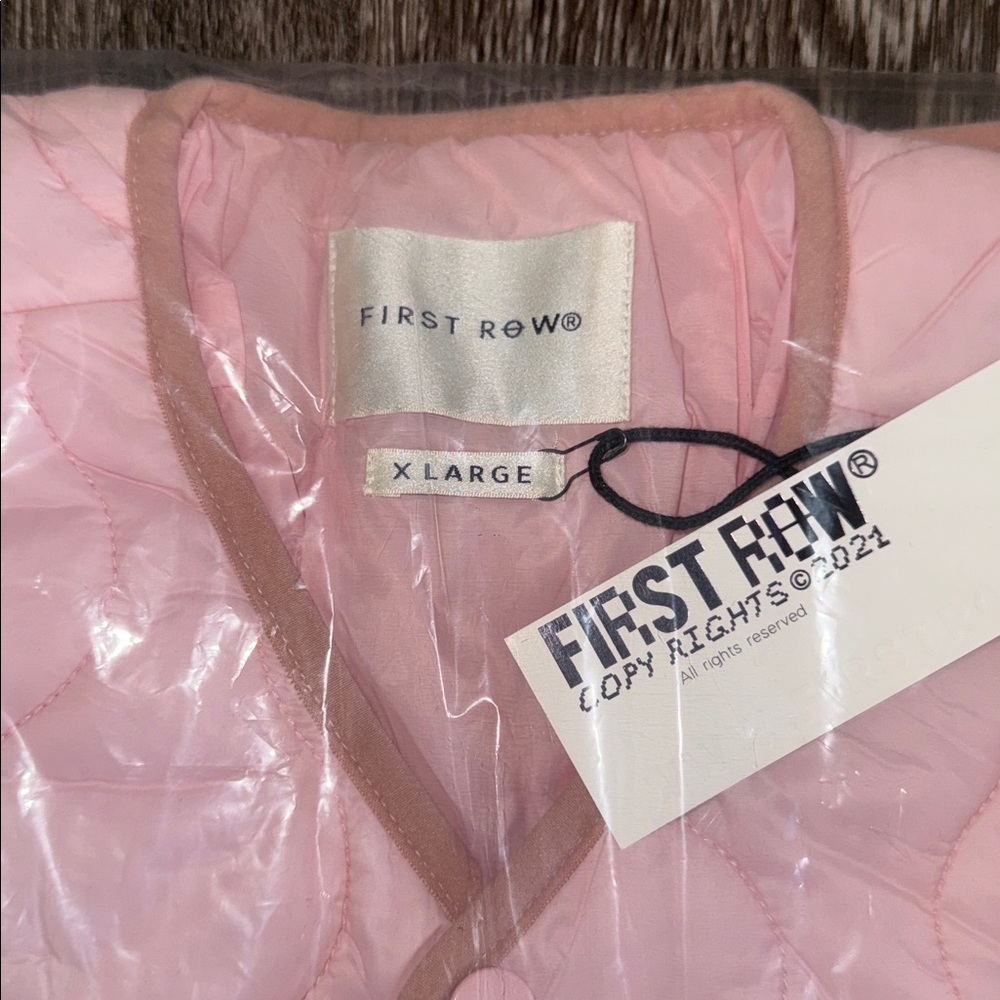 First row puffer jacket - Picture 2 of 5